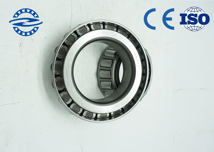 Warna Silvery Single Row Tapered Roller Bearing 33111 Dengan Retainer Plat Baja Ringan 55 * 95 * 30 Mm